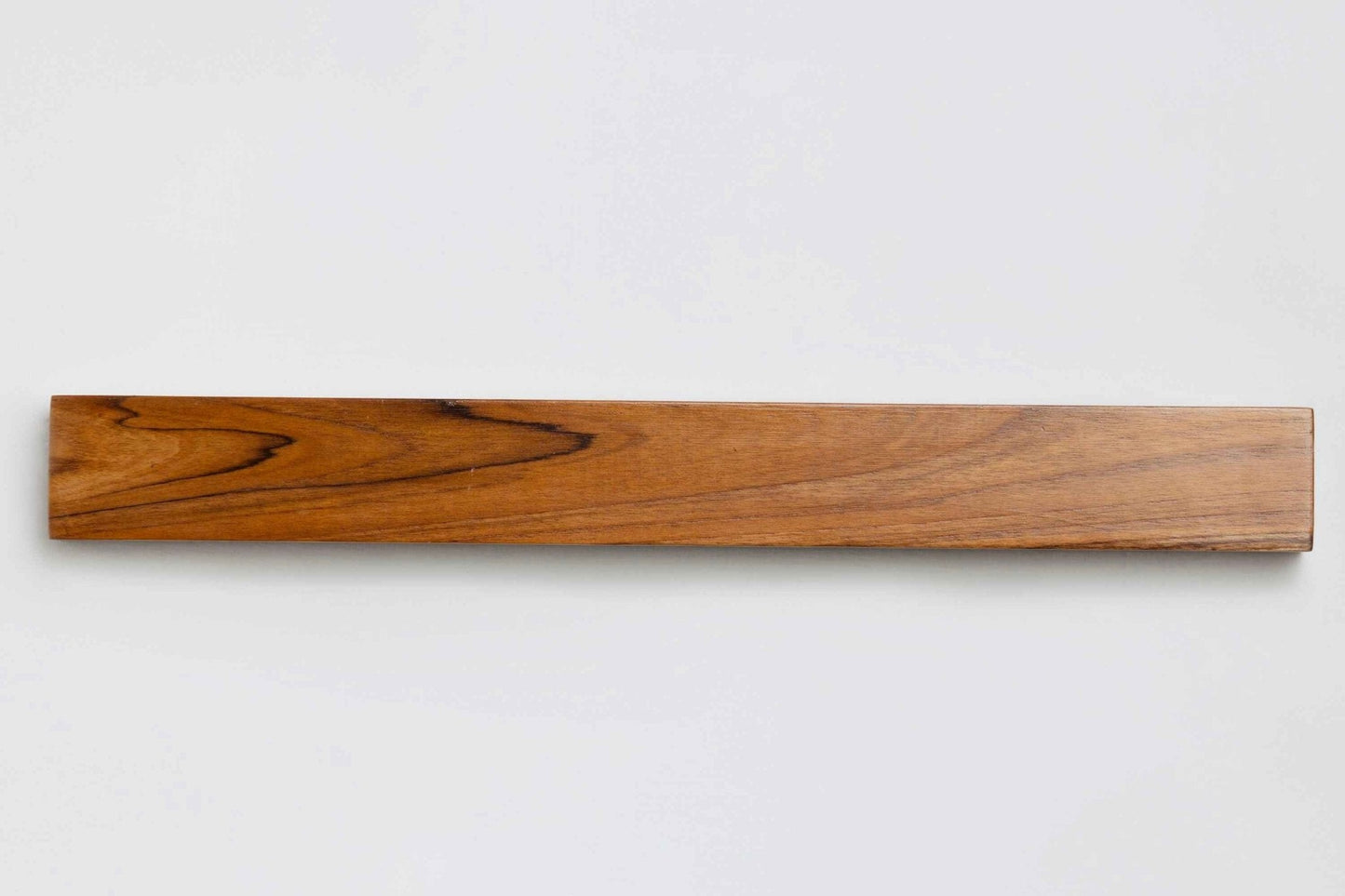 Knife Holder – Sleek Wall-Mounted Storage for Modern Kitchens - NixWoods