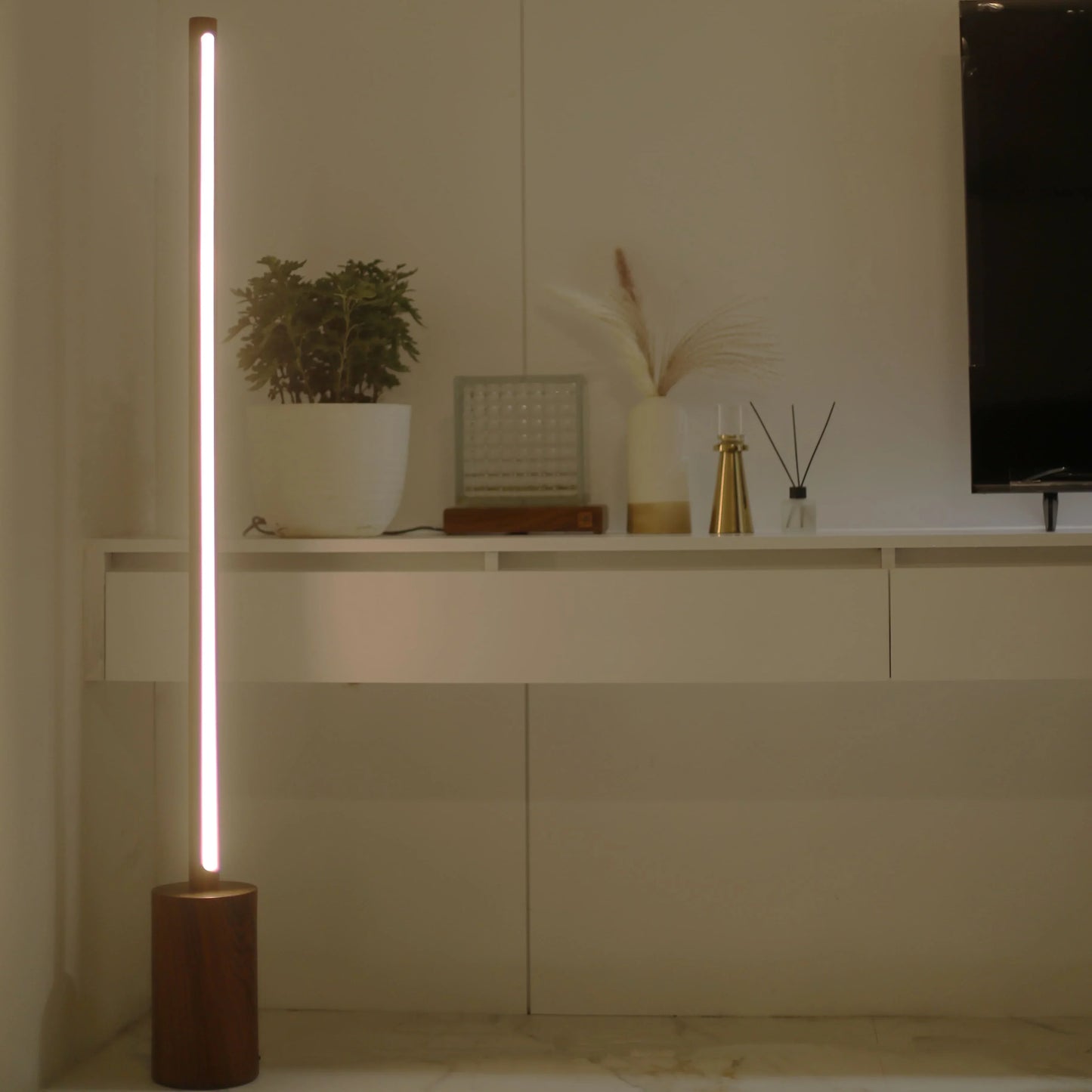 Minimalist Wooden Floor Lamp for Modern Living Spaces