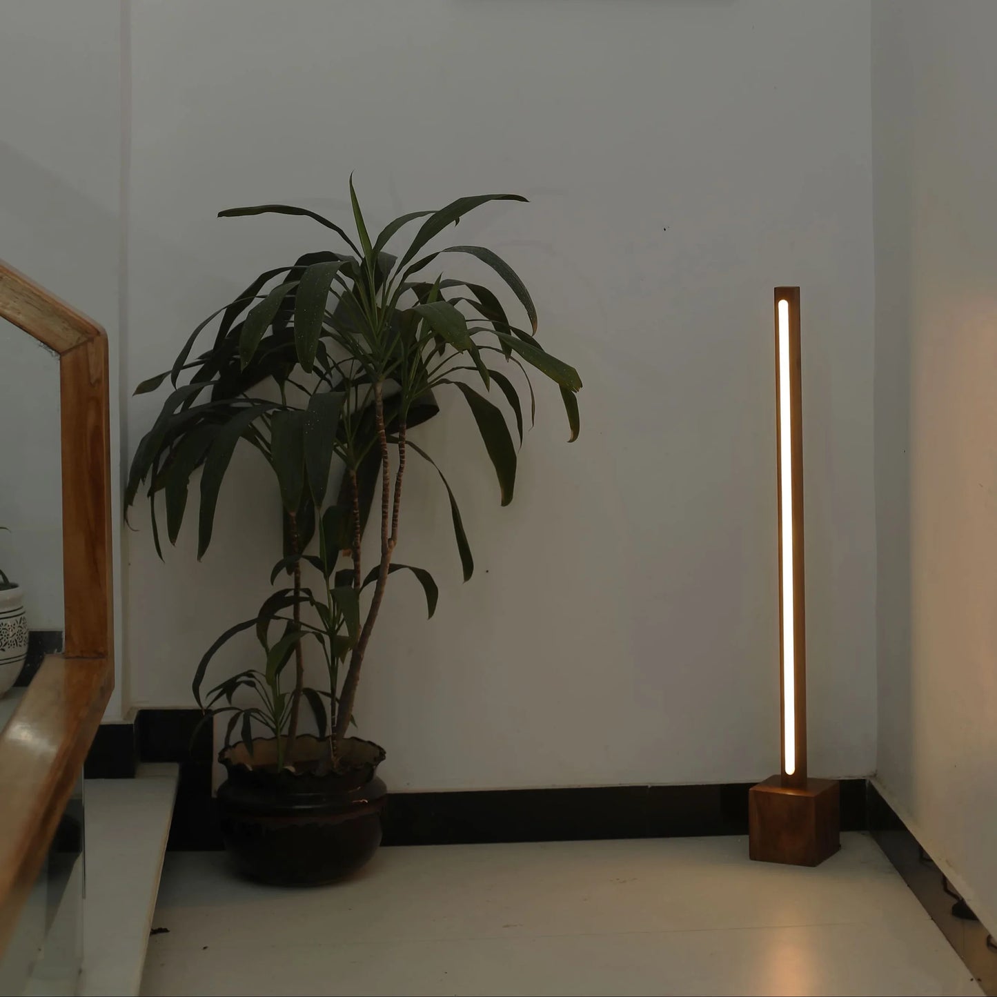 Minimal Solid Wood Floor Lamp for Modern Interiors