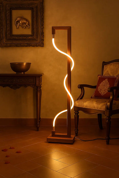 Luminous Spiral – Sculptural Sheesham Wood Floor Lamp with Dimmable Glow